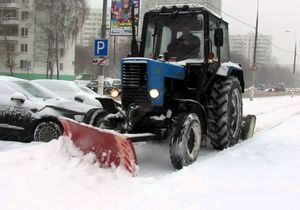 Расчистка дорог и парковок трактором МТЗ